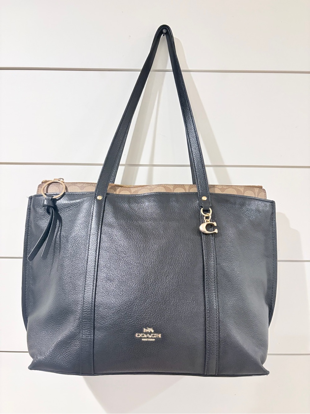 Coach Black Leather Signature Zip Tote Bag Quiet Luxury Workcore Classic